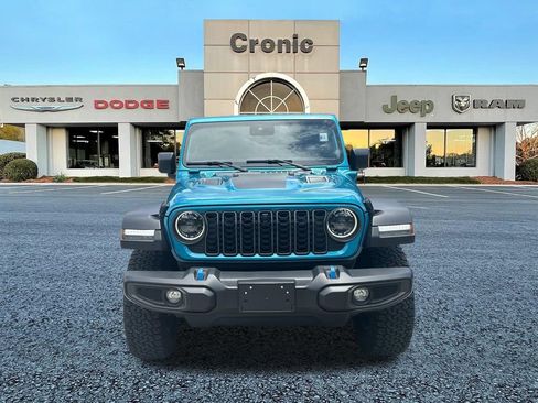 Used 2024 Jeep Wrangler Unlimited Rubicon 4xe w/ Technology Group AWD/4WD image 8
