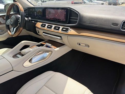Used 2022 Mercedes-Benz GLS 450 4MATIC image 15