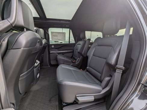 New 2025 Lincoln Navigator Reserve w/ Jet Appearance Package AWD/4WD image 38