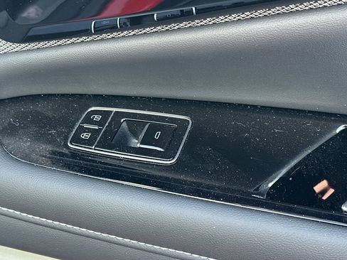 Certified 2025 Cadillac Optiq Sport 2 AWD/4WD image 21