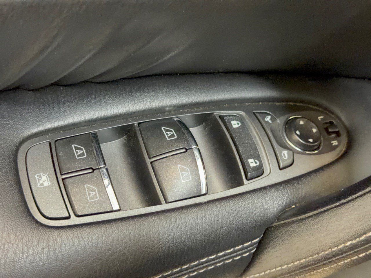 Used 2020 Nissan Armada SL w/ Premium Package AWD/4WD image 15