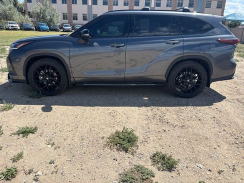 Used 2024 Toyota Highlander XSE AWD/4WD image 2