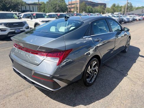 Used 2024 Hyundai Elantra Limited FWD image 8