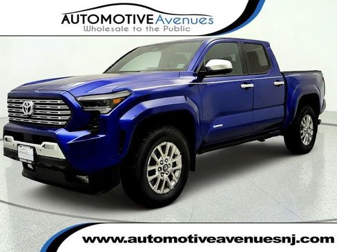 Used 2025 Toyota Tacoma Limited AWD/4WD image 1