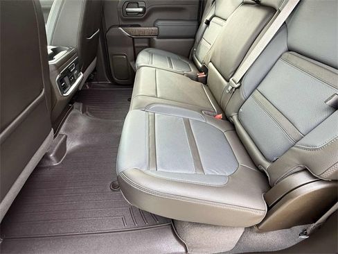Used 2023 GMC Sierra 3500 Denali image 17