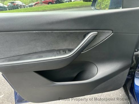 Used 2022 Tesla Model Y Performance AWD/4WD image 15