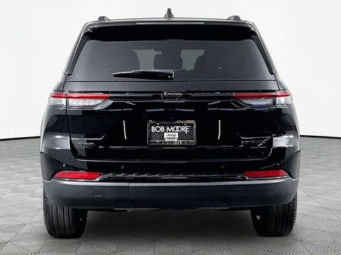 Used 2023 Jeep Grand Cherokee Limited w/ Black Appearance Package AWD/4WD image 5