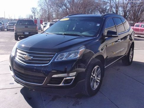 Used 2017 Chevrolet Traverse LT image 13