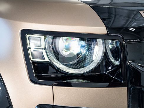 Used 2025 Land Rover Defender 110 X image 21