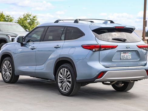 Certified 2021 Toyota Highlander Platinum FWD image 8