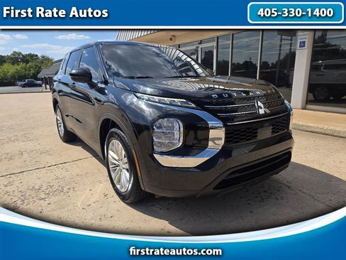Used 2024 Mitsubishi Outlander ES FWD image 1