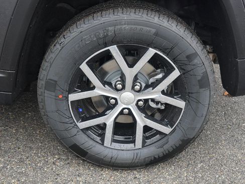 New 2025 Jeep Grand Cherokee Limited w/ Trailer Tow Package image 25