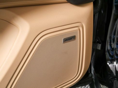 New 2025 Porsche Macan AWD image 7