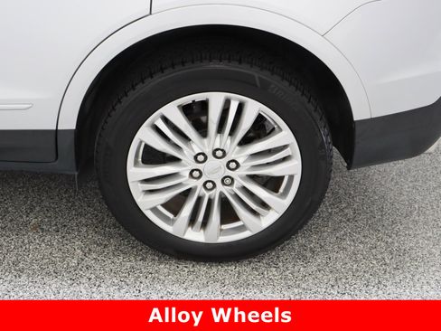 Used 2018 Cadillac XT5 Premium Luxury image 10