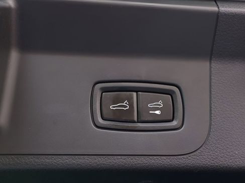 Used 2020 Porsche Panamera RWD image 46