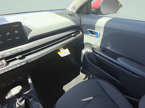 New 2025 Kia K4 FWD image 16