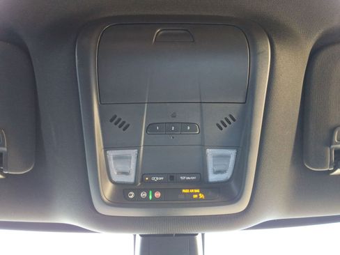 Used 2024 Buick Enclave Premium AWD/4WD image 18