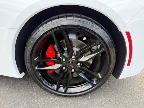 Used 2019 Chevrolet Corvette Stingray Coupe w/ Carbon Flash Badge Package RWD image 15