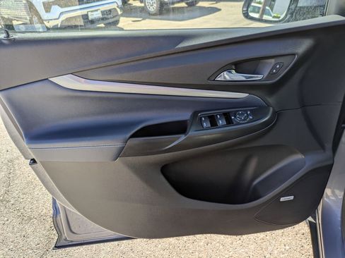 Used 2022 Chevrolet Bolt EUV Premier w/ Sun & Sound Package image 10