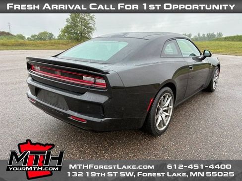 Used 2024 Dodge Charger Daytona Scat Pack w/ Plus Group AWD/4WD image 8