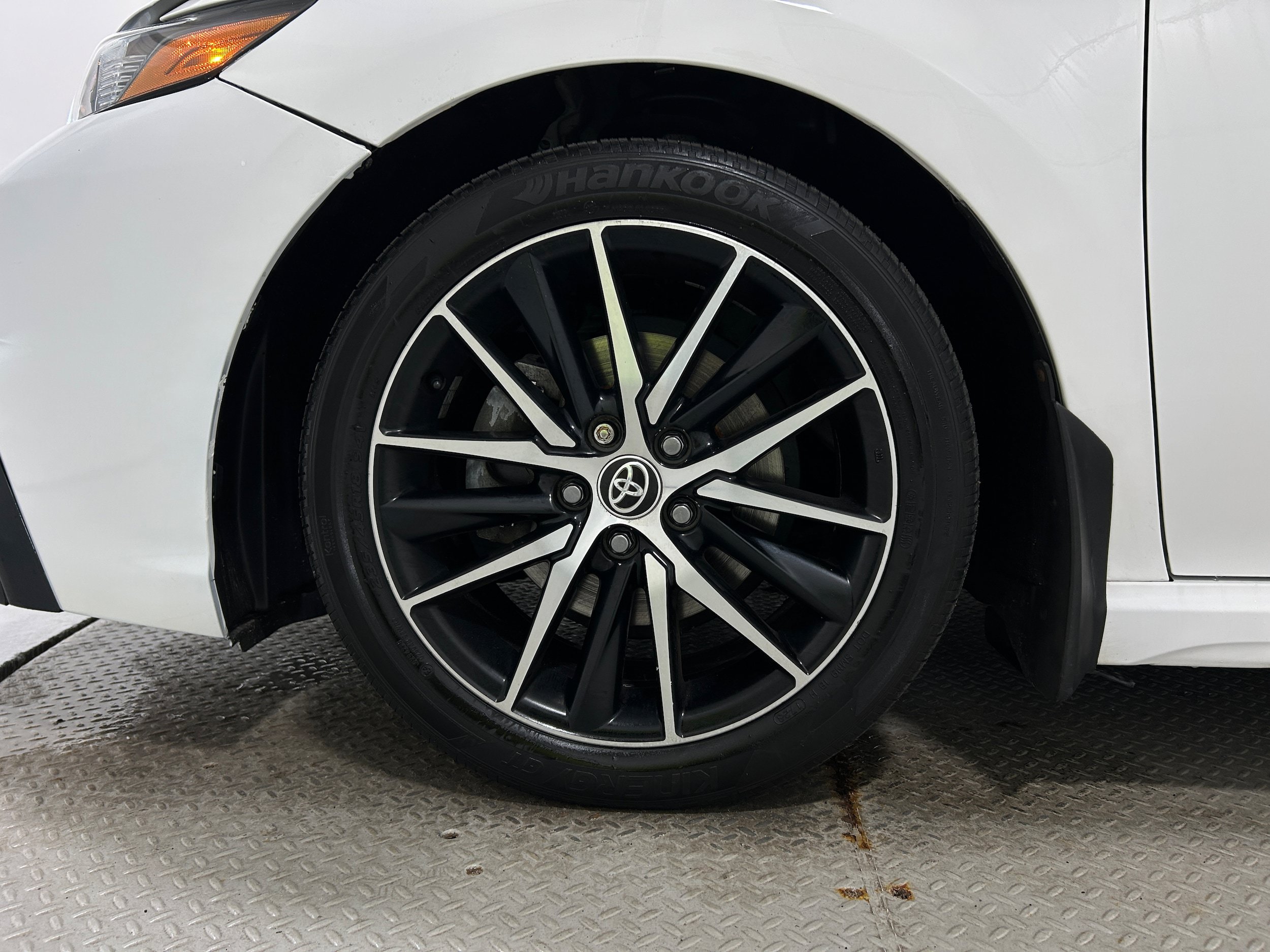 Used 2023 Toyota Camry SE w/ Cold Weather Package AWD/4WD image 35