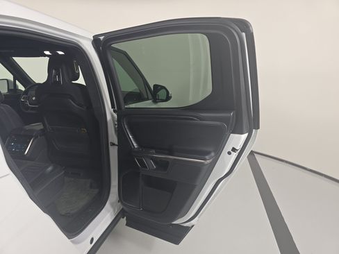 Used 2024 Rivian R1T Adventure AWD/4WD image 19