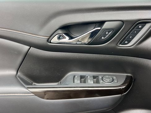 Used 2023 GMC Acadia AT4 w/ Technology Package image 11