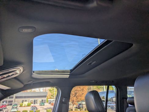 Used 2023 Jeep Grand Cherokee Altitude image 18