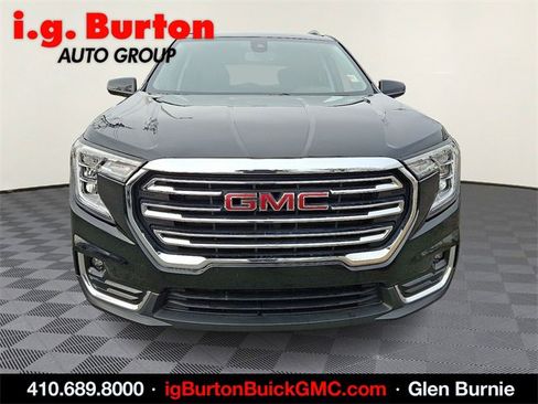 Used 2024 GMC Terrain SLT image 2