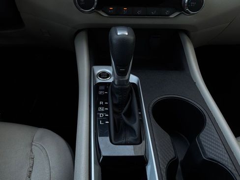 Used 2025 Nissan Altima 2.5 SV FWD image 23
