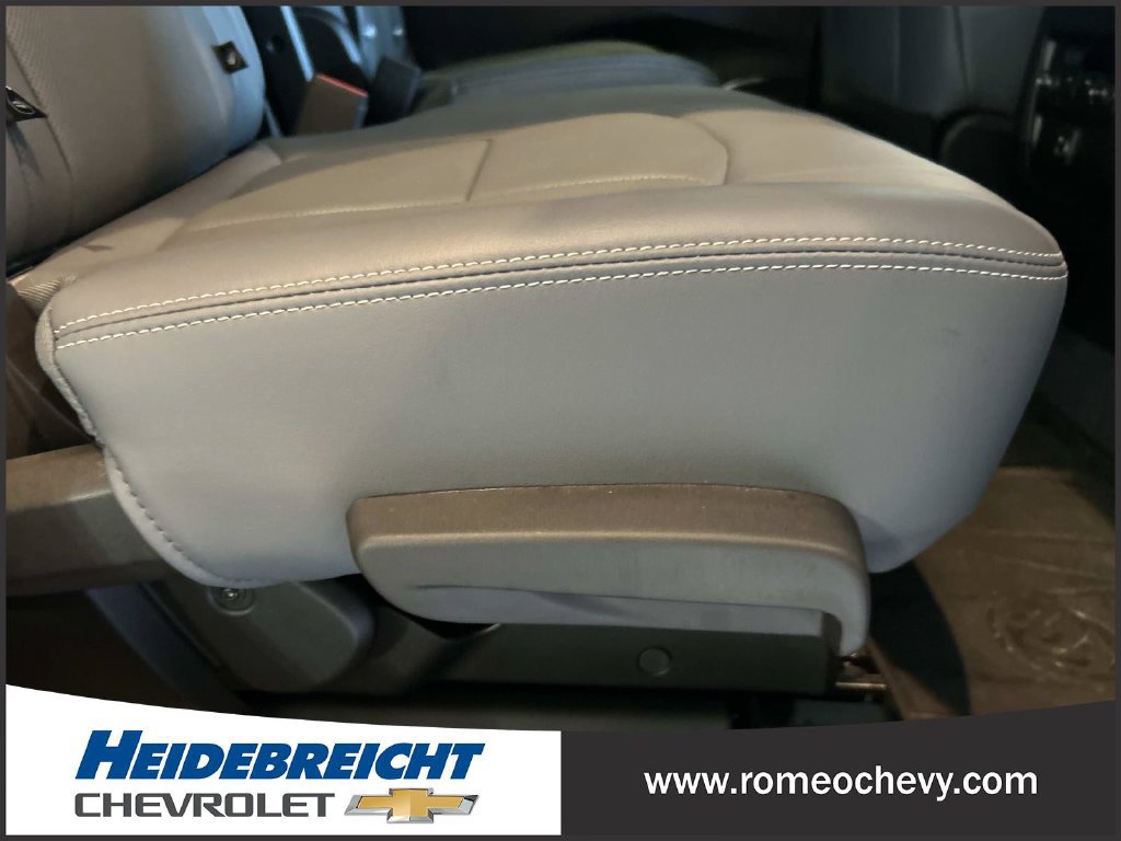 Used 2024 Buick Enclave Essence w/ Sport Touring Edition FWD image 36