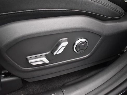 Used 2025 Hyundai Santa Fe Limited FWD image 19