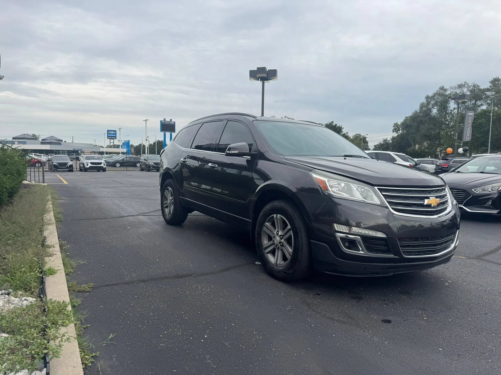 Used 2017 Chevrolet Traverse LT FWD image 4