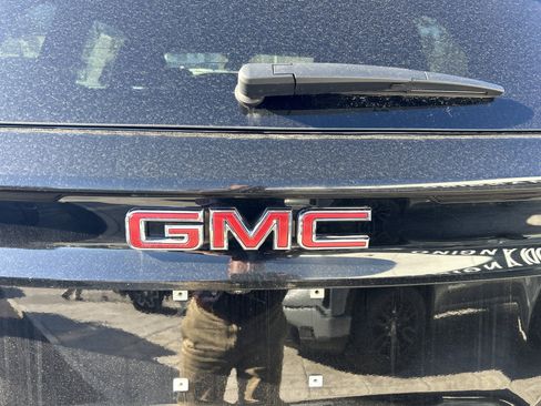 Certified 2024 GMC Acadia Elevation AWD/4WD image 7