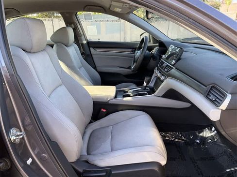 Used 2018 Honda Accord LX image 34