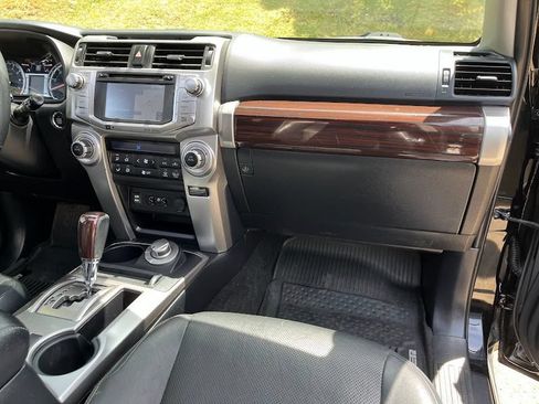 Used 2018 Toyota 4Runner Limited AWD/4WD image 40