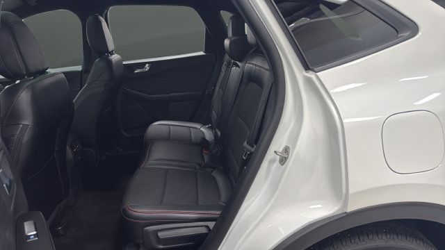 Used 2025 Ford Escape ST-Line w/ Cold Weather Package AWD/4WD image 24