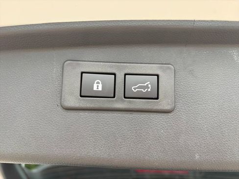 Certified 2025 Subaru Outback Premium w/ Popular Package #1A AWD/4WD image 19