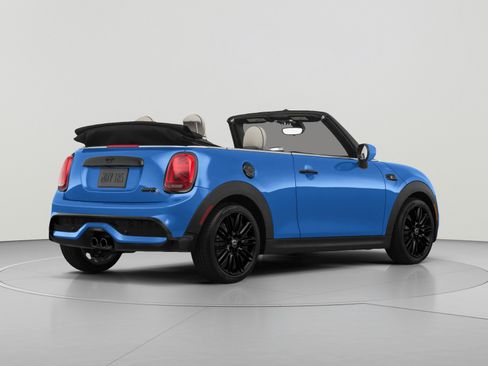 Used 2023 MINI Cooper S w/ Signature Upholstery Package FWD image 3