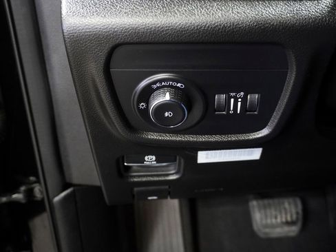 Used 2024 Jeep Grand Cherokee Limited w/ Luxury Tech Group II image 25