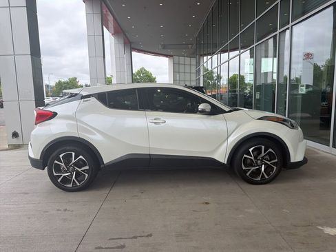 Certified 2019 Toyota C-HR Limited FWD image 4