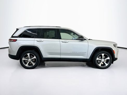 Used 2023 Jeep Grand Cherokee 4WD 4xe image 10