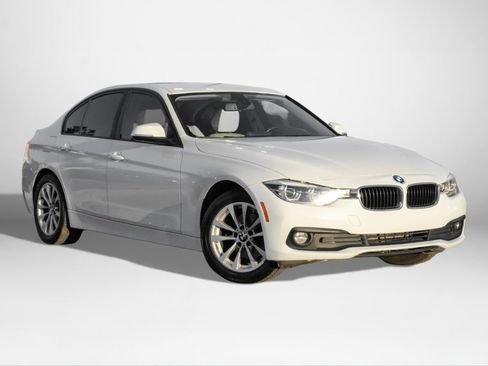 Used 2018 BMW 320i Sedan image 4