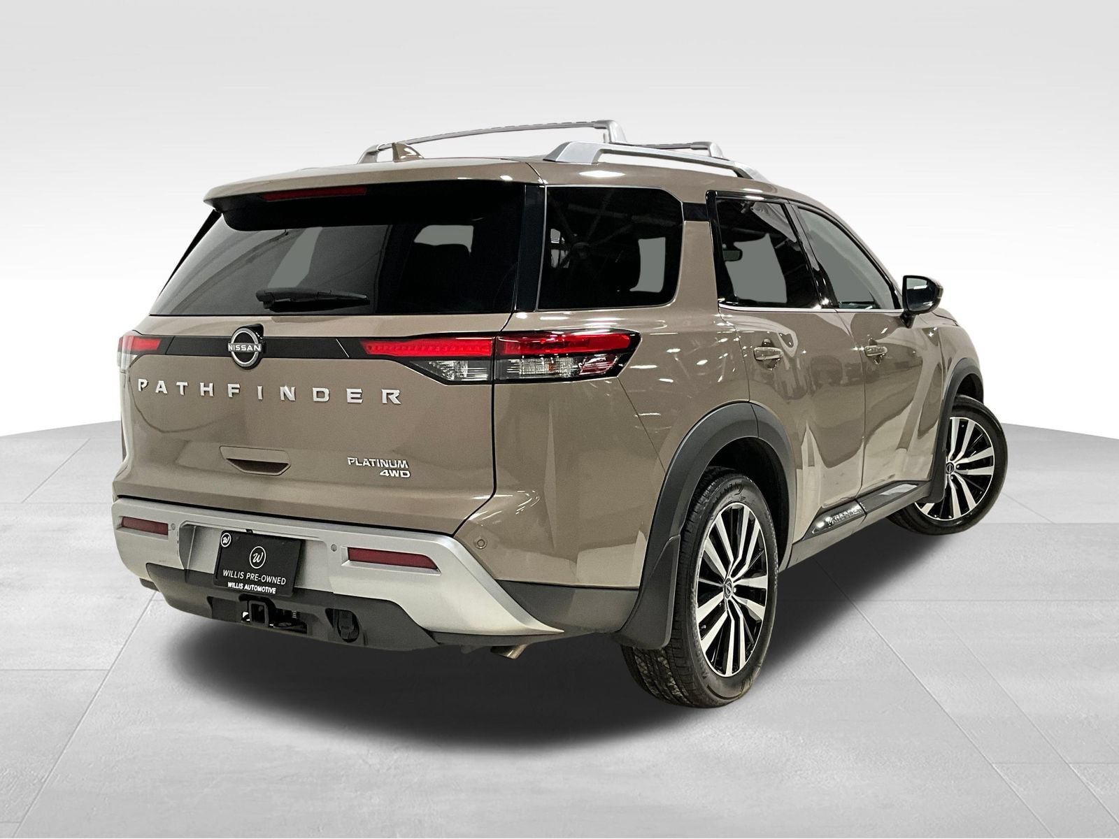 Used 2023 Nissan Pathfinder Platinum AWD/4WD image 5