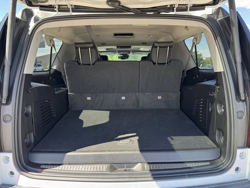 Used 2019 Chevrolet Suburban Premier AWD/4WD image 11