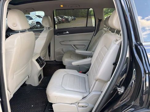 Used 2019 Volkswagen Atlas SEL Premium AWD/4WD image 16