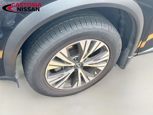 Used 2023 Nissan Rogue SV FWD image 32