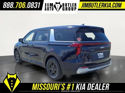 New 2026 Kia Carnival LX image 18