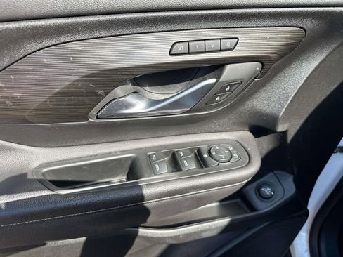 Used 2022 GMC Terrain SLT w/ Infotainment Package II image 25