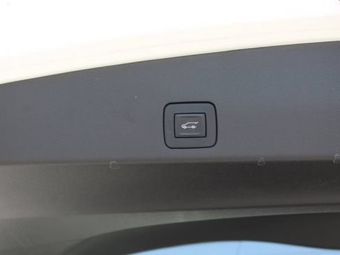Used 2022 Buick Encore GX Select AWD/4WD image 6